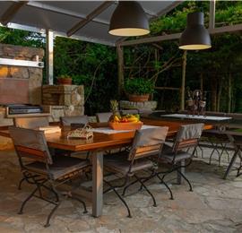 5 Bedroom Istrian Villa Estate with Large Pool and Gardens near Barban, Sleeps 12